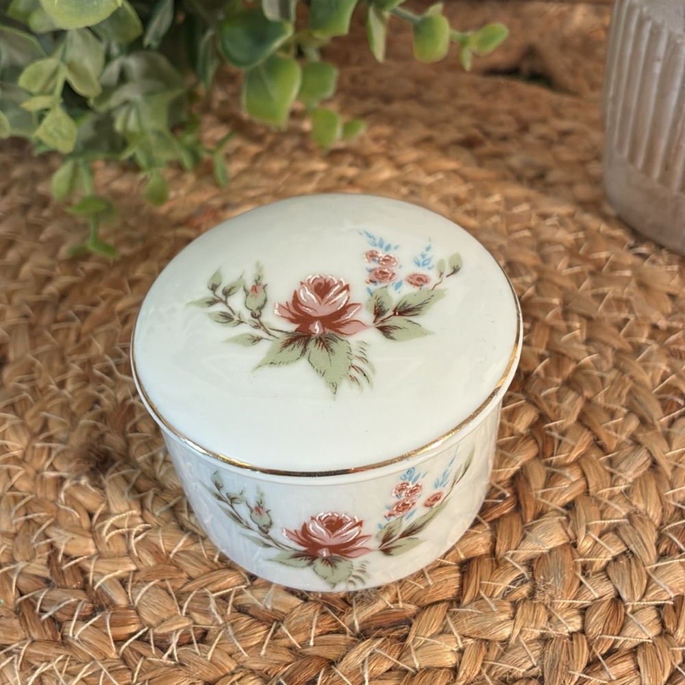 Leart, Floral Ceramic Round Trinket Box
